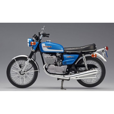 Suzuki GT380 B 1/24 Plastikmotorradmodell | Scientific-MHD