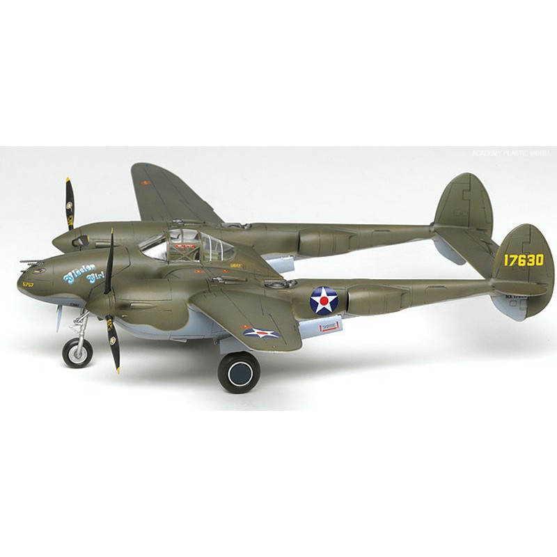 Petrohobby Modelismo - Avião P-38 F Lightning - Glacier Girl - Kit